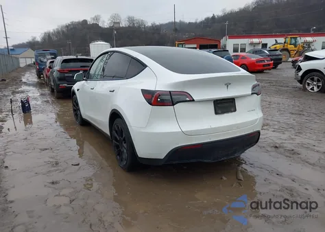 2022 Tesla Model Y Long Range Dual Motor All-Wheel Drive z USA, uszkodzony, nr VIN 7SAYGDEE6NF436924